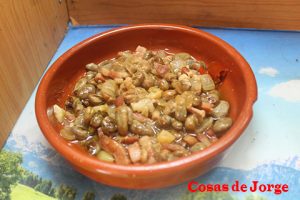 cazuelita-de-habas-con-tocino