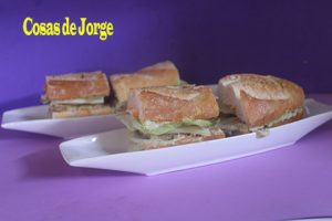 bocadillo-de-judias-aguacate-y-mairas