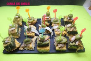 pinchos-de-tortilla-de-acelgas-y-manzana