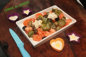 ensalada-con-estrellas-de-huevos-de-codorniz