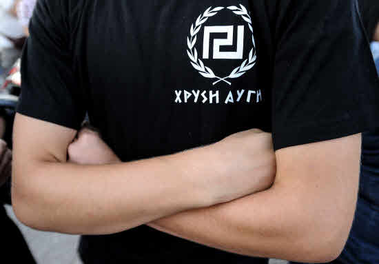 DOCU_GRUPO Militante del partido griego Amanecer Dorado en un acto de la pasada campaña electoral en Atenas. AFP