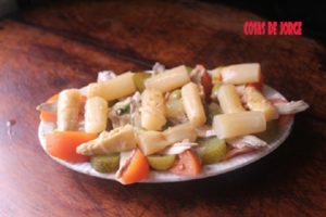 ensalada-de-esparragos-aguacate-y-boquerones