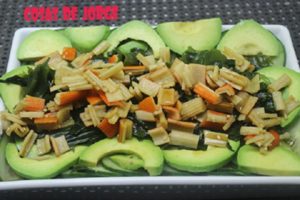 ensalada-de-wakame-pepino-y-aguacate