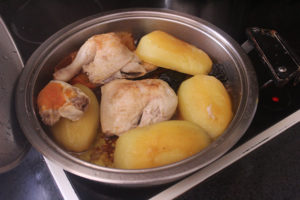 contramuslos-de-pollo-con-patatas